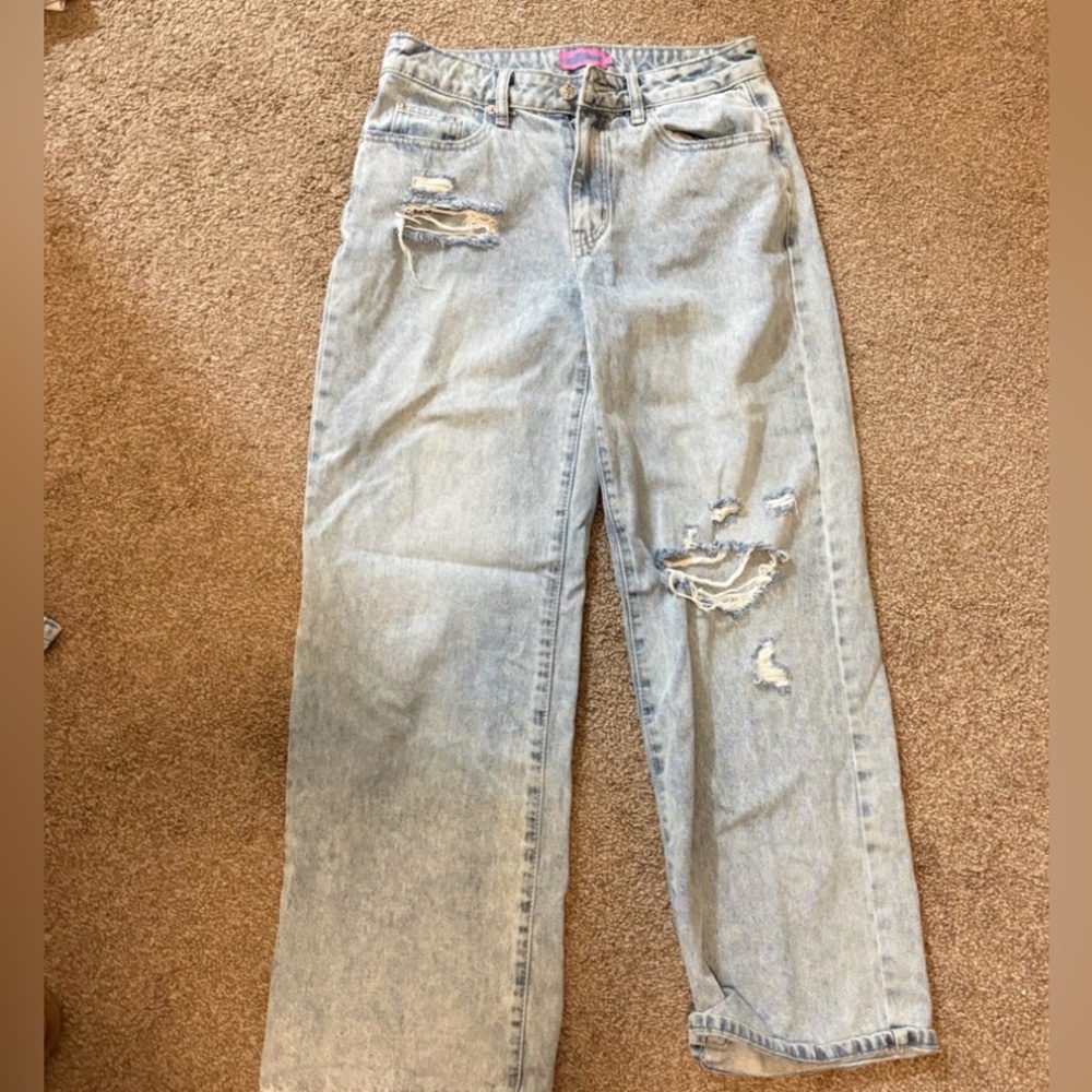 Edikted Light Blue Distressed Boyfriend Jeans